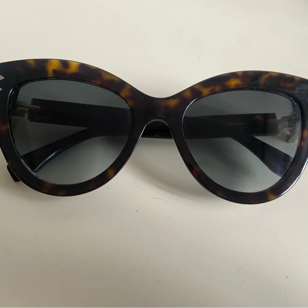 Fendi Brown Tortoise Sunglasses - Picture 5 of 8
